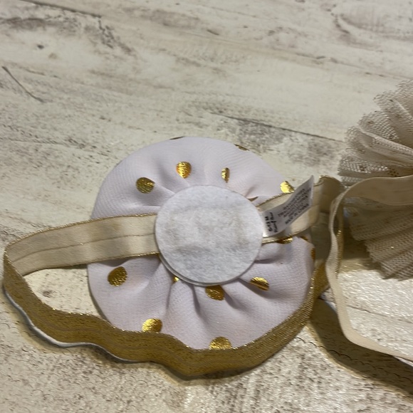 Two gorgeous headbands fit for a little princess 👑 One with a gold crown. - Picture 7 of 9